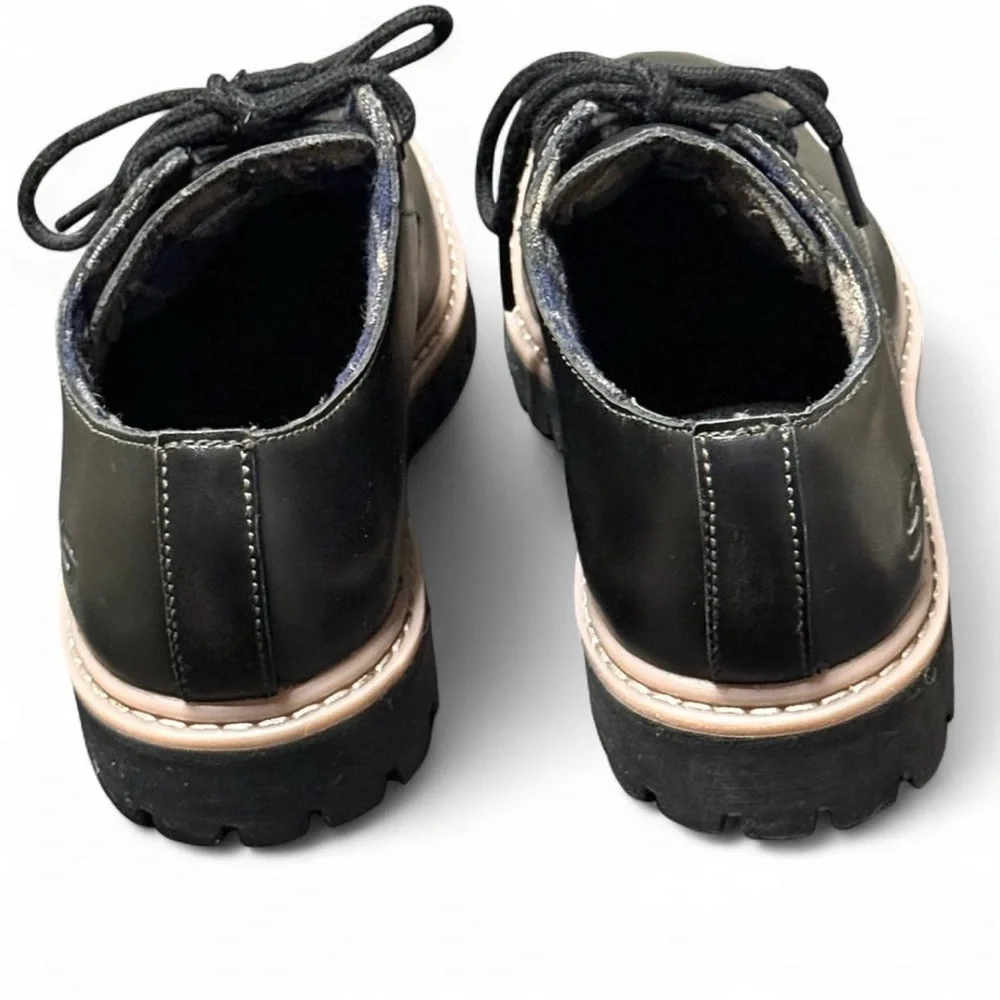 Skechers Women’s Authentics-Little Bolt Oxford Size 7